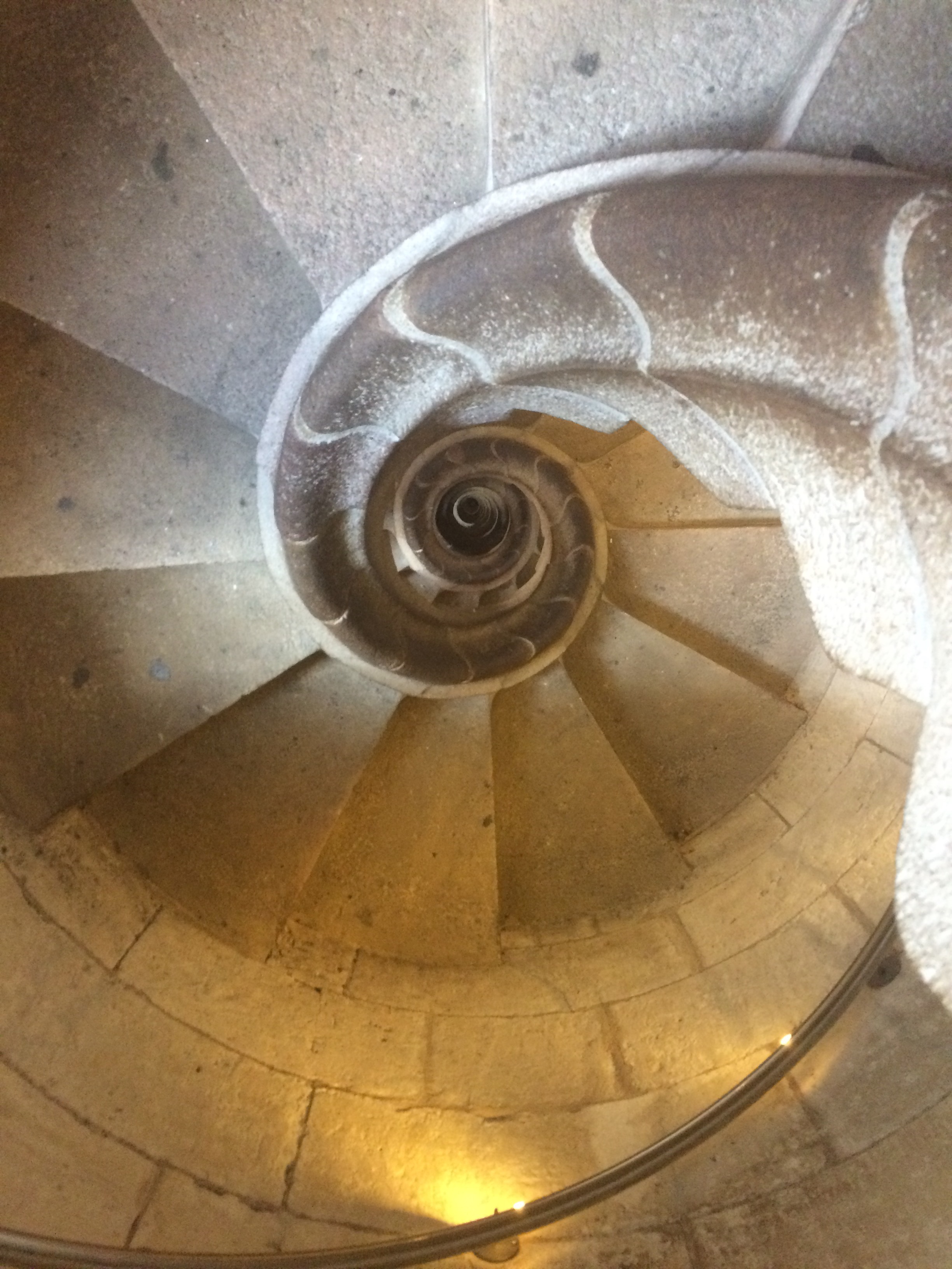 Architectural Wonder *Feeling emotional* @ La Sagrada Familia – Pave \u0026 Pave  Creative, image size:2448x3264